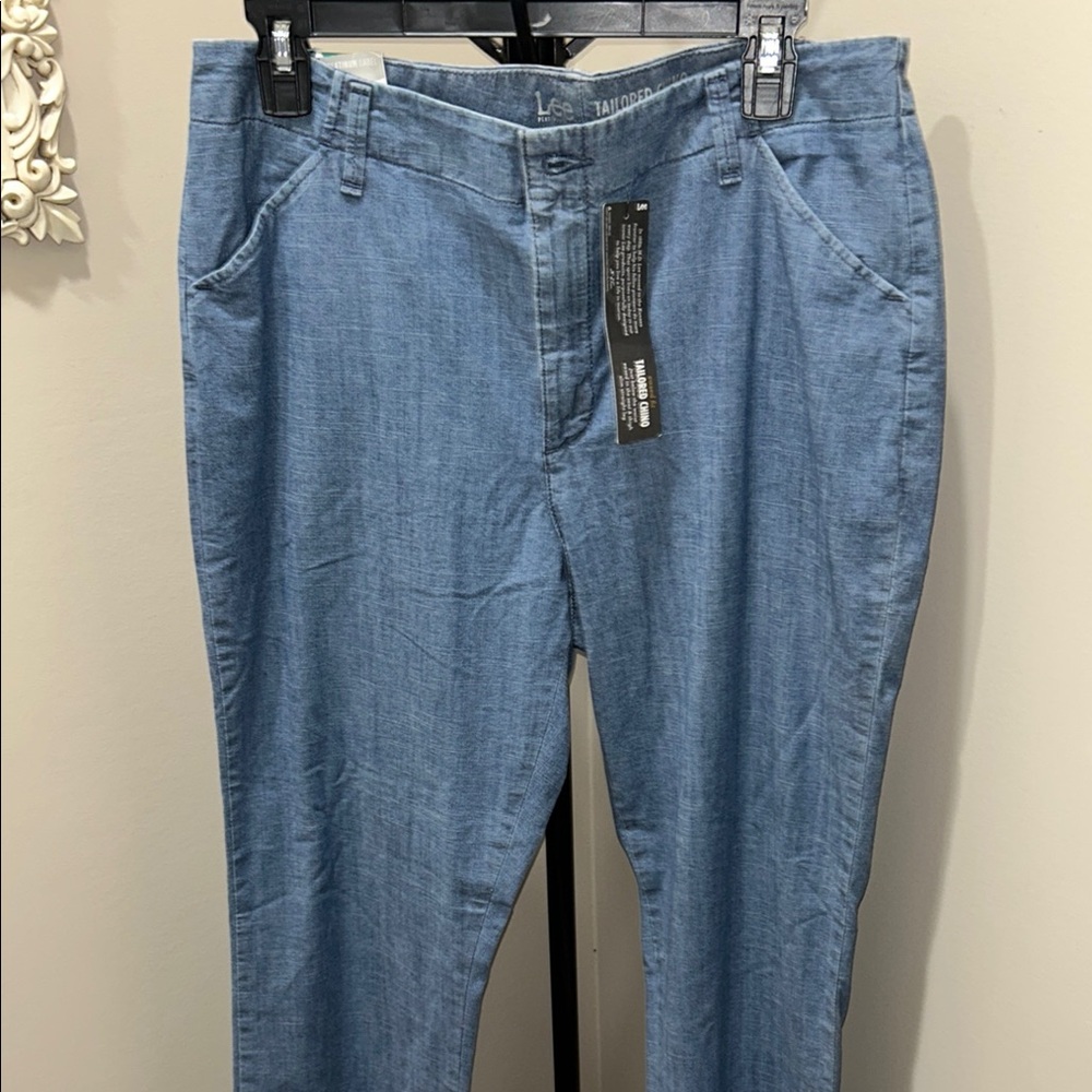 NWT Lee Blue Straight Leg Jeans Classic Fit Size 16